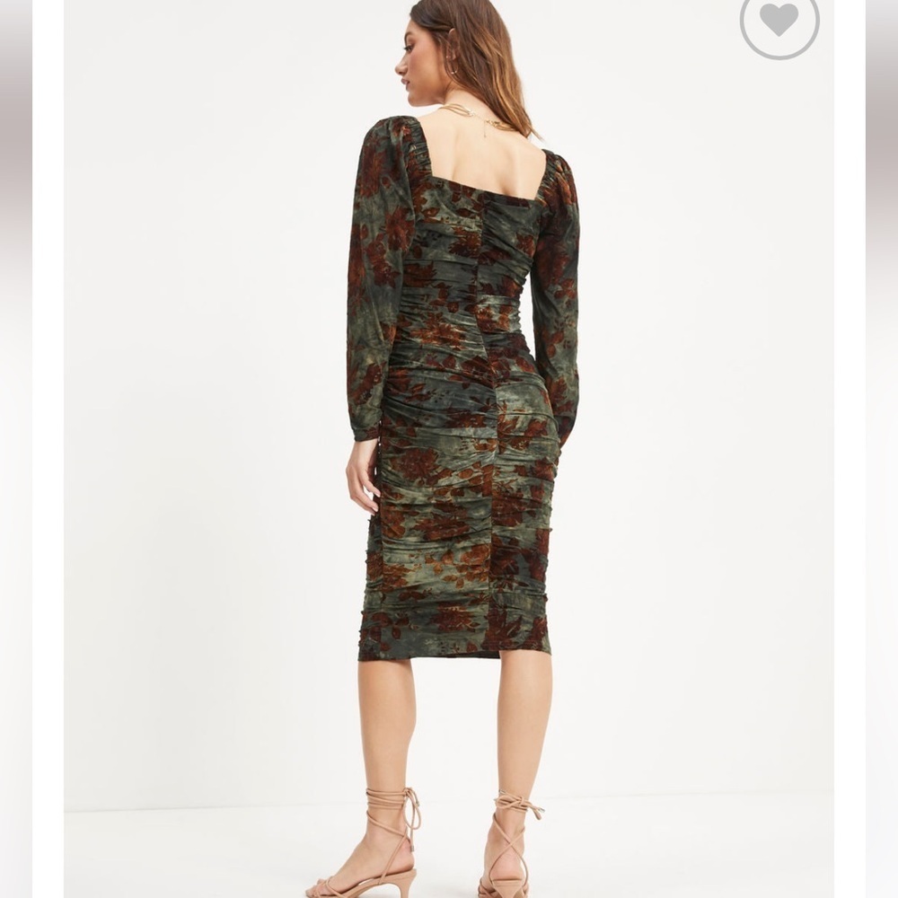 VICI-Cheers To Me Ruched Floral Velvet
Midi Dress - Olive - Picture 3 of 9